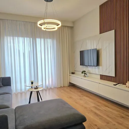 Modern Escape 地拉那