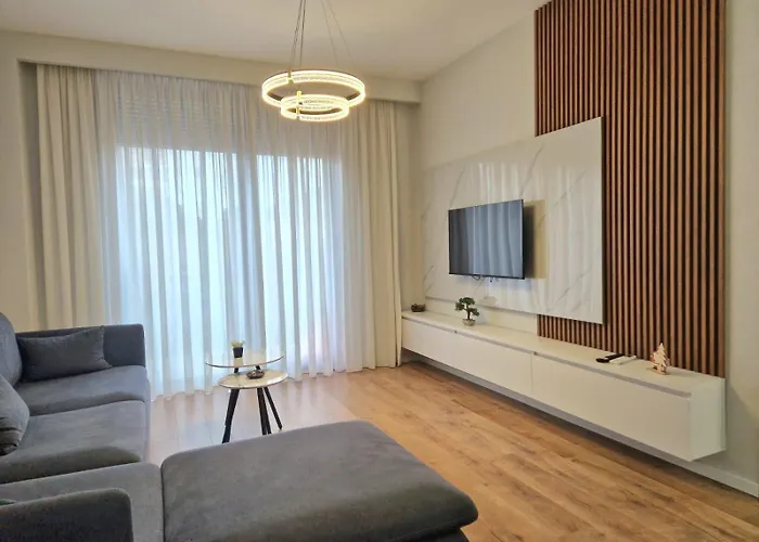 Modern Escape 地拉那